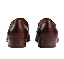 Load image into Gallery viewer, Gucci Web detail loafers
